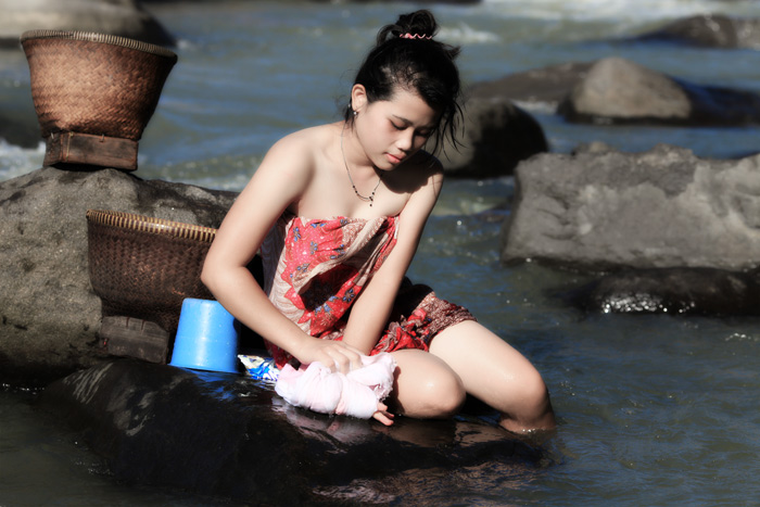 ABG DAN PEMBANTU YANG SEKSI MULUS NGENTOT